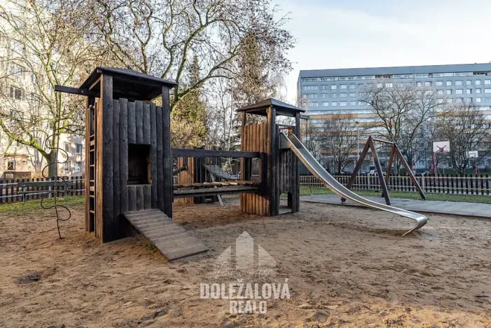 Prodej bytu 3+1, Praha - Střížkov, Rumburská, 59 m2