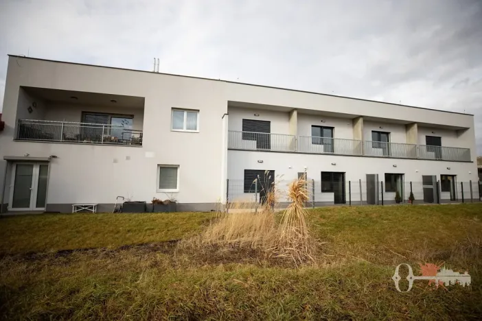 Pronájem bytu 1+kk, Praha - Uhříněves, Douchova, 32 m2