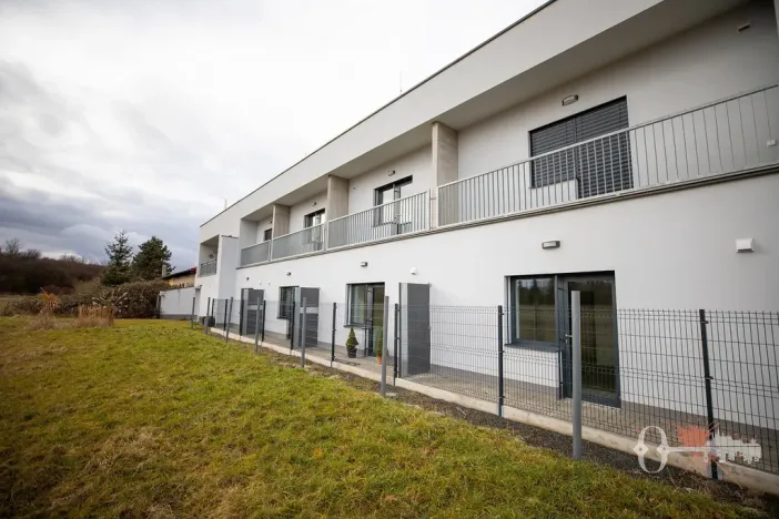 Pronájem bytu 1+kk, Praha - Uhříněves, Douchova, 32 m2