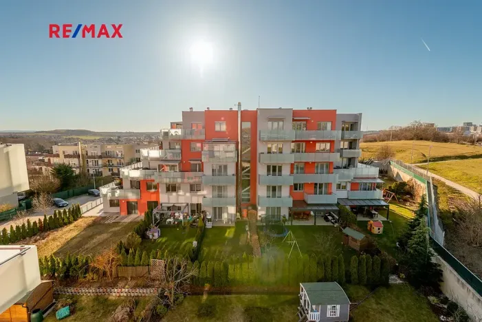 Pronájem bytu 1+kk, Praha - Řeporyje, Kakosova, 35 m2