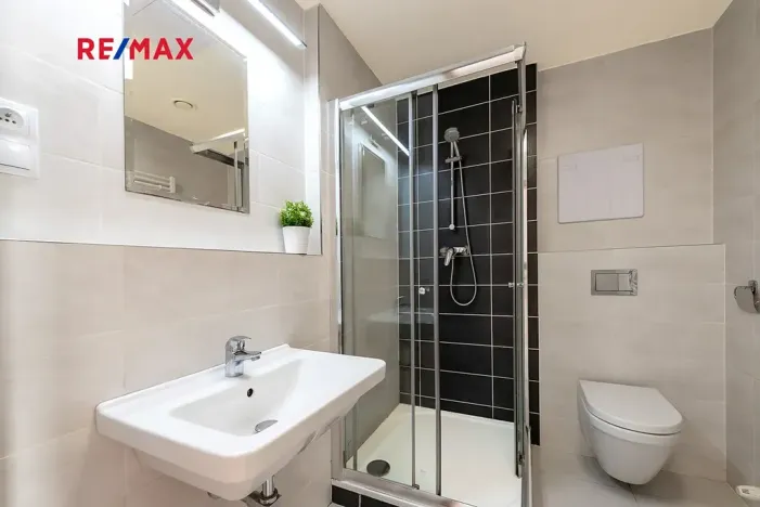 Pronájem bytu 1+kk, Praha - Řeporyje, Kakosova, 35 m2