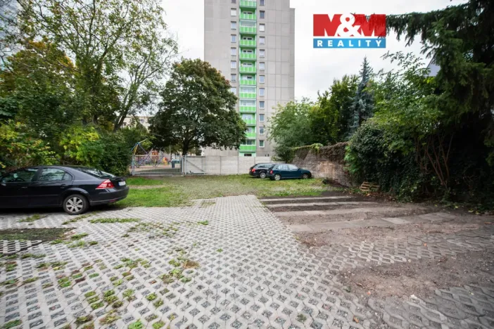 Pronájem garážového stání, Pardubice - Zelené Předměstí, Hronovická, 400 m2