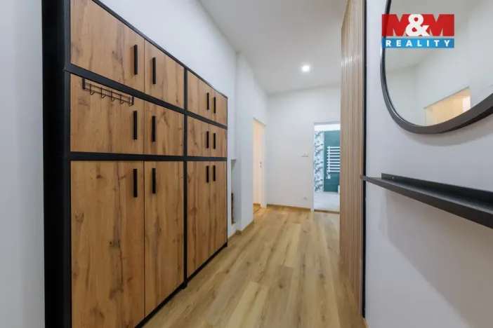 Prodej bytu 2+1, Karlovy Vary, Bělehradská, 96 m2