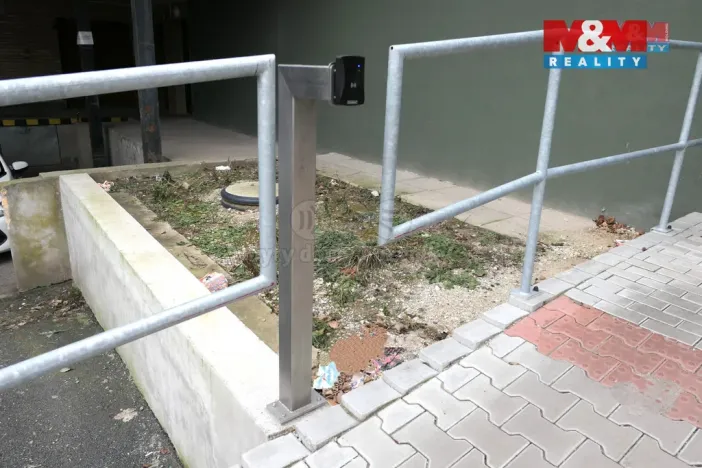 Pronájem garážového stání, Beroun - Beroun-Město, Okružní, 15 m2