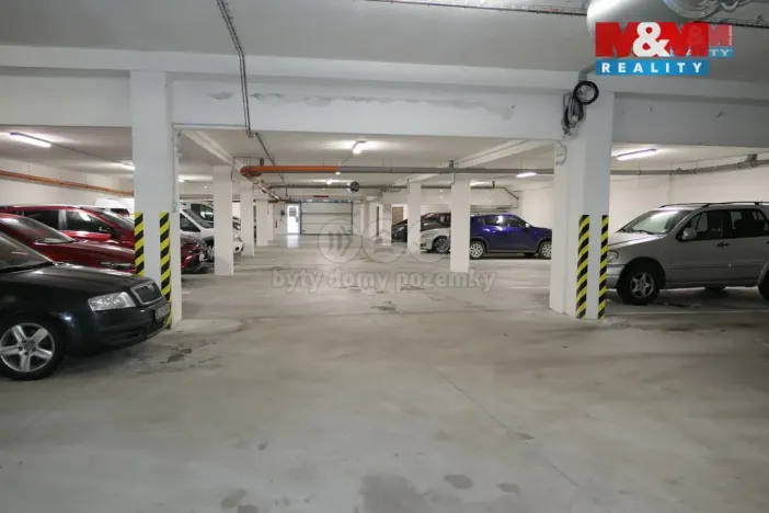 Pronájem garážového stání, Beroun - Beroun-Město, Okružní, 15 m2