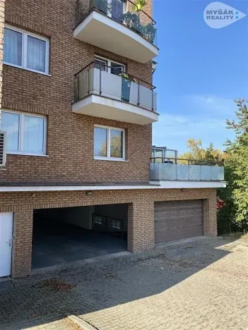 Pronájem garážového stání, Dolní Břežany, Ke Kapličce, 15 m2