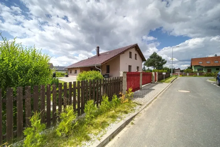 Prodej rodinného domu, Srby, 171 m2