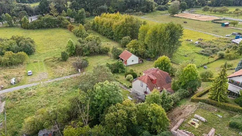 Prodej pozemku pro bydlení, Uhersko, 3765 m2