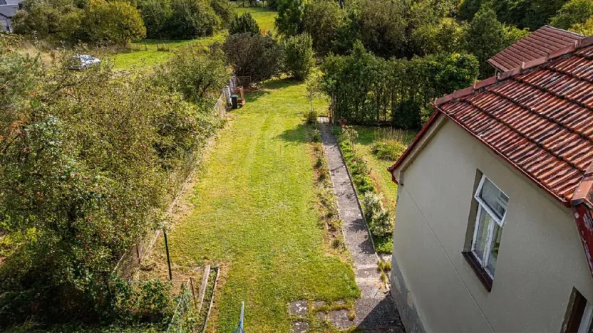 Prodej pozemku pro bydlení, Uhersko, 3765 m2