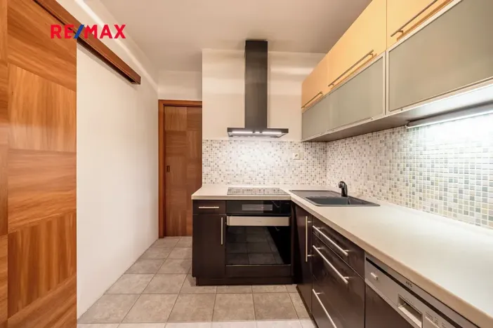 Pronájem bytu 2+1, Praha - Troja, Svídnická, 40 m2