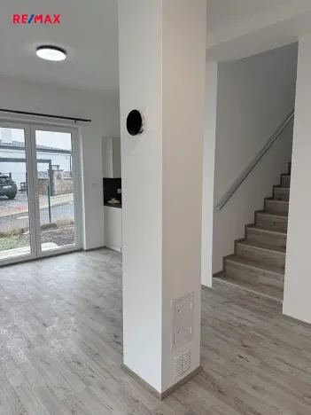 Pronájem bytu 4+kk, Králův Dvůr, Na Vinohradech, 95 m2