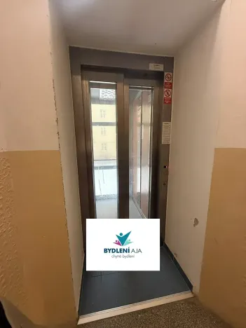 Prodej bytu 4+1, Teplice, Pod školou, 77 m2