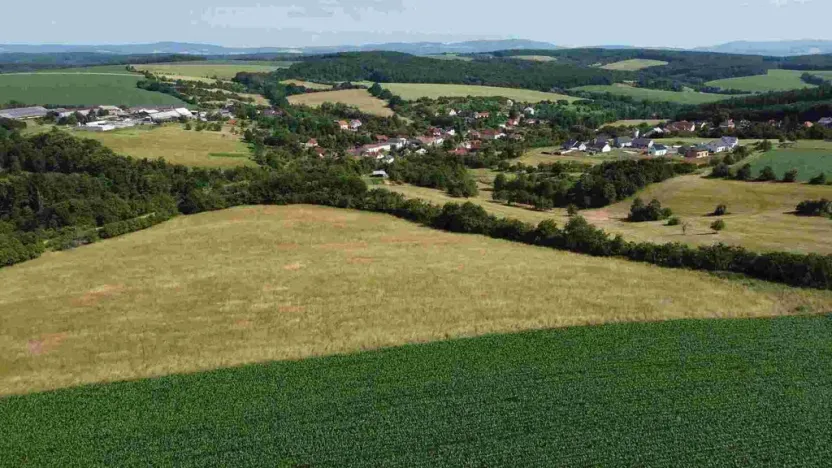 Prodej pozemku, Dobrkovice, 30313 m2