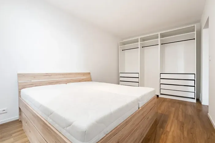 Pronájem bytu 2+kk, Plzeň, Pallova, 49 m2