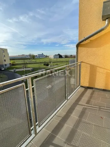 Pronájem bytu 1+kk, Jesenice, Hrnčířská, 30 m2