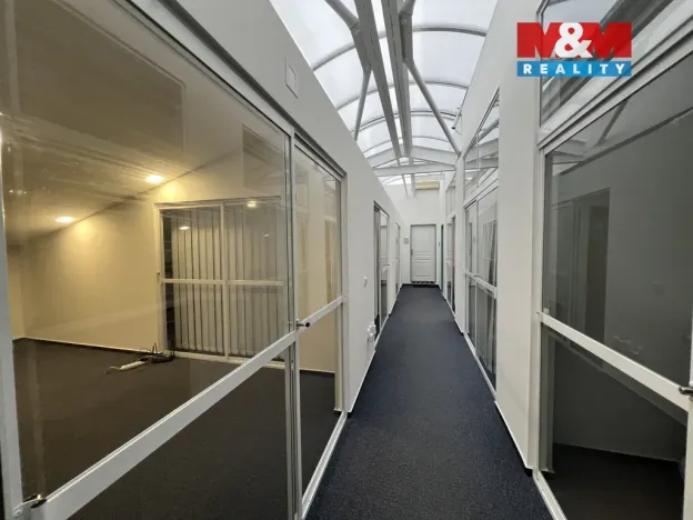 Pronájem skladu, Jindřichův Hradec - Jindřichův Hradec III, Jiráskovo předměstí, 540 m2