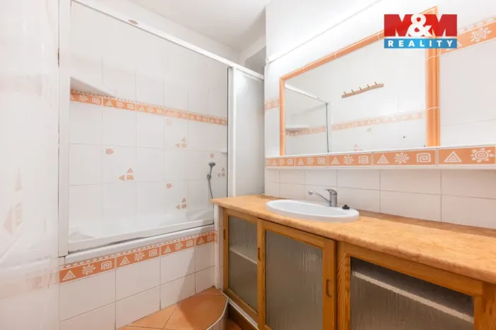 Prodej bytu 2+1, Holešov, nám. Svobody, 60 m2