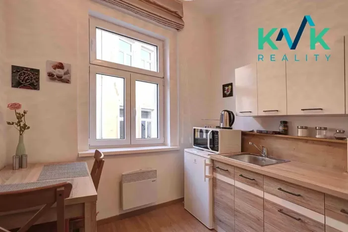 Pronájem bytu 1+1, Karlovy Vary, Vyšehradská, 31 m2