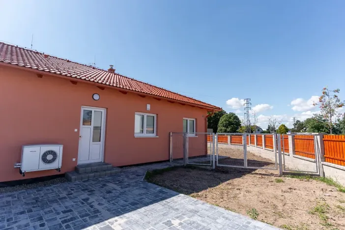 Pronájem rodinného domu, Káraný, Okružní, 110 m2