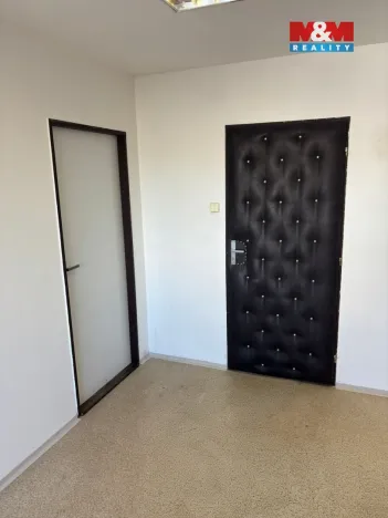 Pronájem kanceláře, Králův Dvůr, Tovární, 38 m2