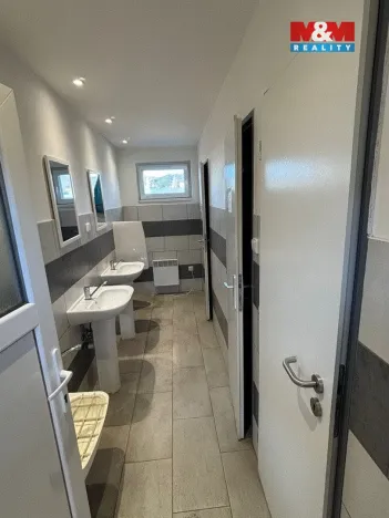 Pronájem kanceláře, Králův Dvůr, Tovární, 38 m2