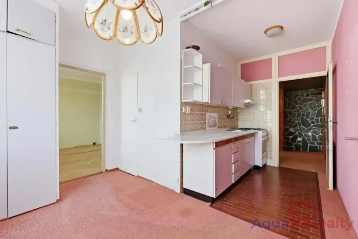 Prodej bytu 3+1, Karlovy Vary, Východní, 68 m2