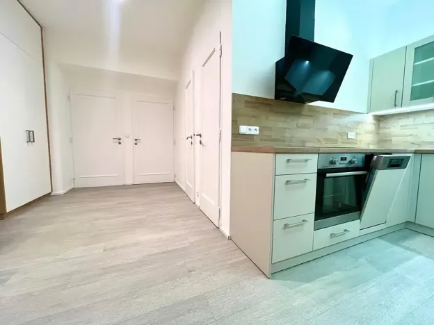 Pronájem bytu 3+1, Praha - Vinohrady, Vinohradská, 85 m2