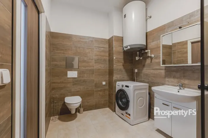 Prodej bytu 3+1, Hostinné, Dolní brána, 67 m2