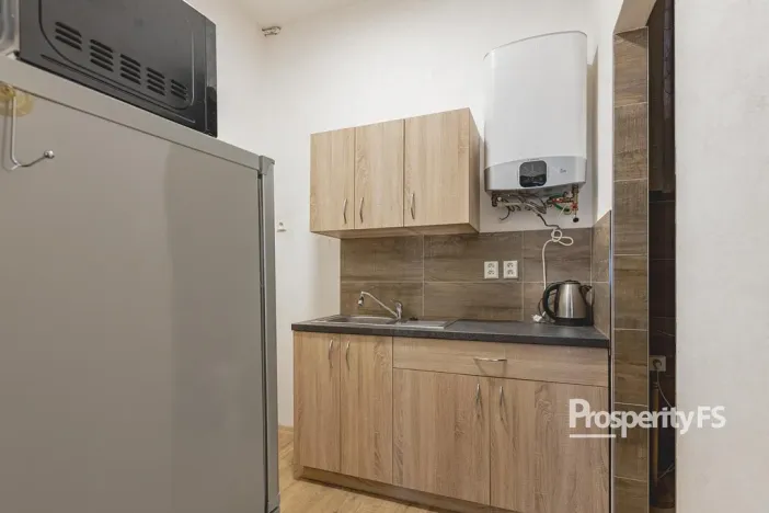 Prodej bytu 1+1, Hostinné, Dolní brána, 28 m2