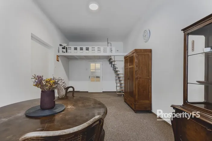 Prodej bytu 1+1, Hostinné, Dolní brána, 28 m2