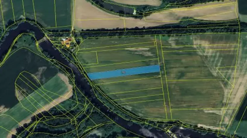 Prodej podílu pole, Štěkeň, 1981 m2