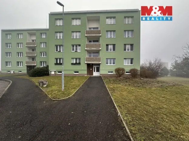 Pronájem bytu 1+1, Kadaň, Obránců míru, 39 m2