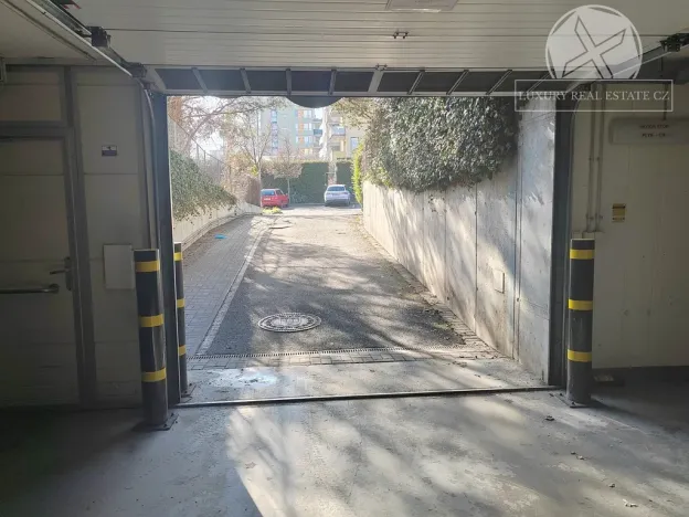 Pronájem bytu 1+kk, Praha - Hloubětín, Nepelova, 29 m2