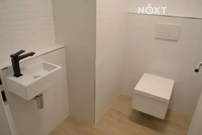 Pronájem bytu 2+kk, České Budějovice, 67 m2