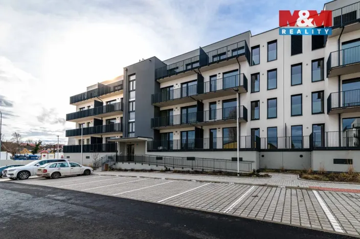 Pronájem bytu 1+kk, Kladno - Dubí, Ke křížku, 34 m2