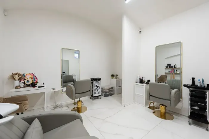 Prodej obchodního prostoru, Praha - Smíchov, Kmochova, 170 m2