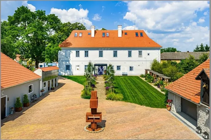 Prodej ubytování, Hluboká nad Vltavou, 1114 m2