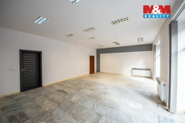 Pronájem kanceláře, Hradec Králové, Šafaříkova, 99 m2