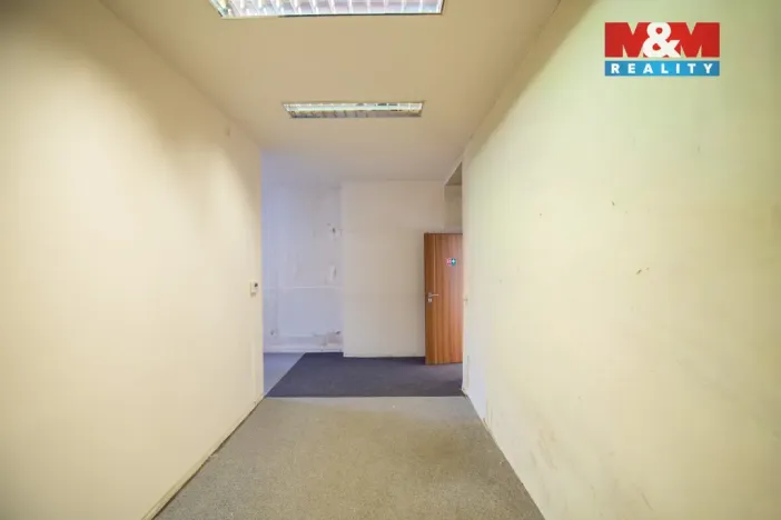 Pronájem kanceláře, Hradec Králové, Šafaříkova, 99 m2