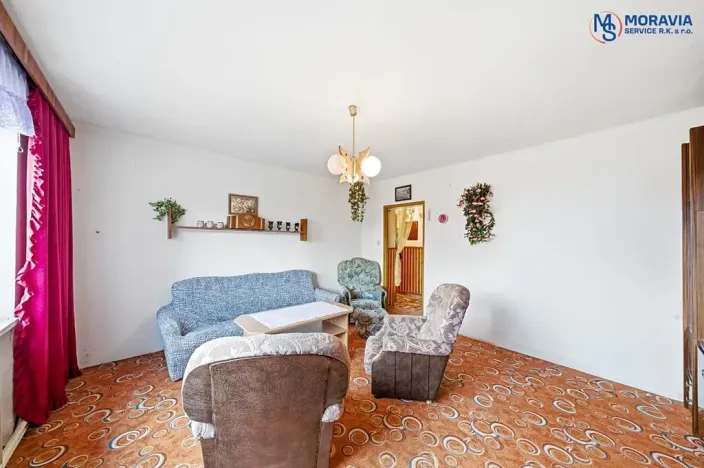 Prodej bytu 3+1, Maletín, 56 m2