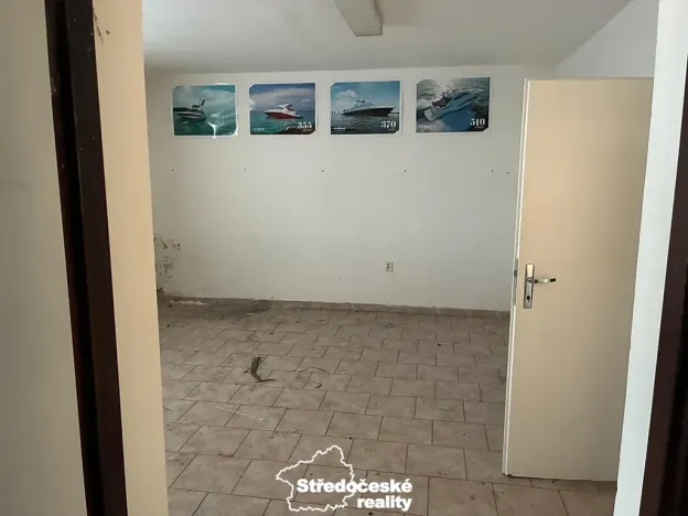 Pronájem skladu, Slapy, 1244 m2