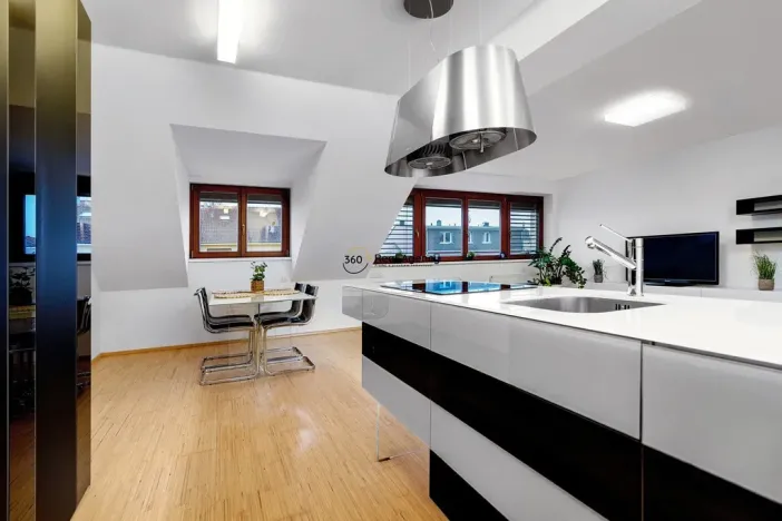 Prodej bytu 4+kk, České Budějovice - České Budějovice 3, Skuherského, 99 m2