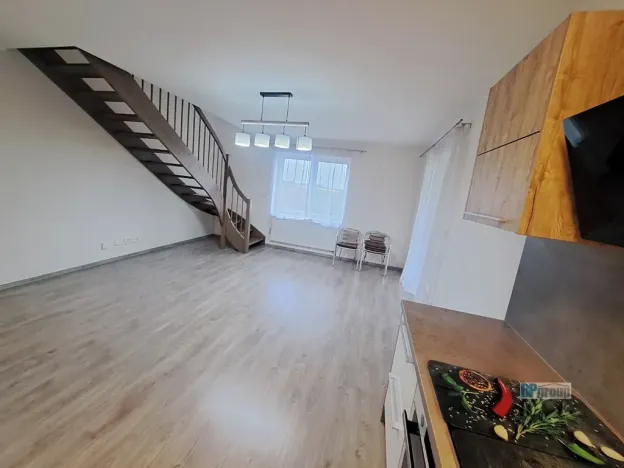 Pronájem bytu 3+kk, Polerady, 71 m2