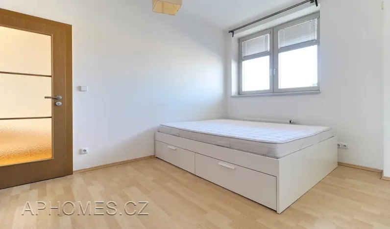 Pronájem bytu 2+kk, Praha - Libeň, Českomoravská, 58 m2
