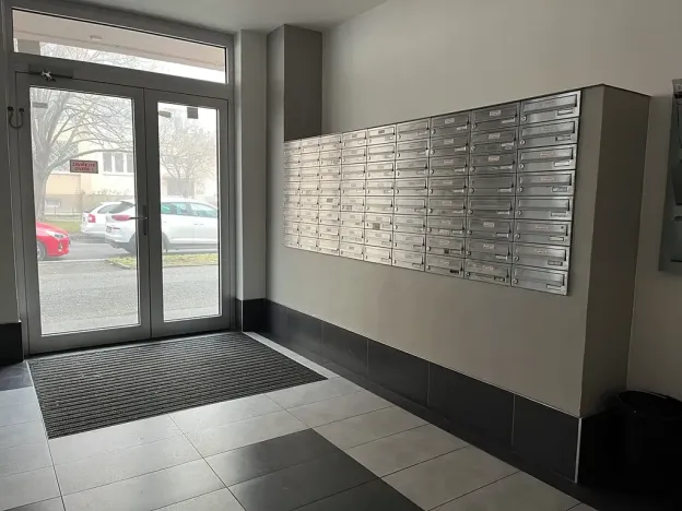 Pronájem bytu 1+1, Praha - Záběhlice, Zvonková, 50 m2