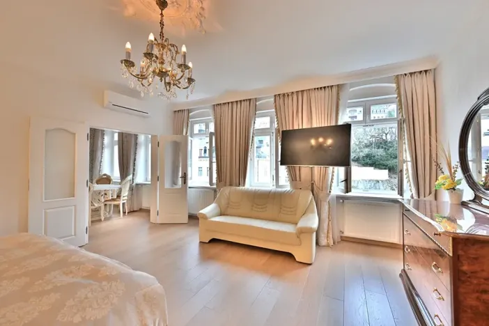 Prodej bytu 2+kk, Karlovy Vary, Vřídelní, 55 m2