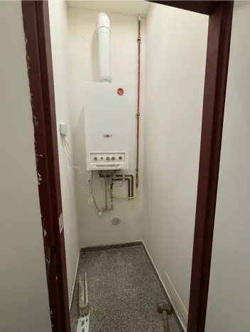 Prodej obchodního prostoru, Karlovy Vary, Sokolovská, 143 m2