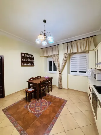 Prodej bytu 3+1, Karlovy Vary, I. P. Pavlova, 81 m2