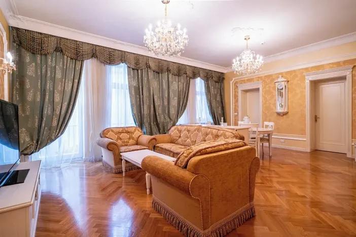 Prodej bytu 3+1, Karlovy Vary, Divadelní náměstí, 113 m2