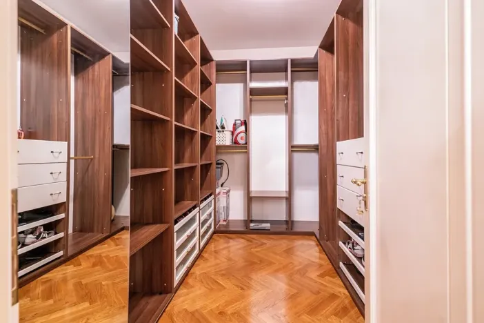 Prodej bytu 3+1, Karlovy Vary, Divadelní náměstí, 113 m2